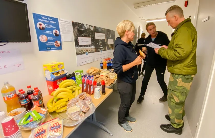 Redningsmannskapet og sanitetskvinnene under leteaksjon i Hammerfest