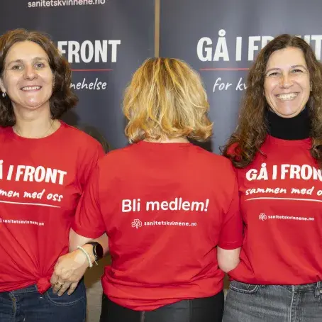 Tshorter med gå i front sammen med oss