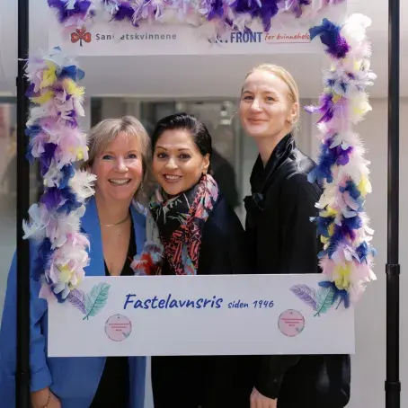 Anita Patel fra Roche og Christina Johnsen i Sanitetskvinnene