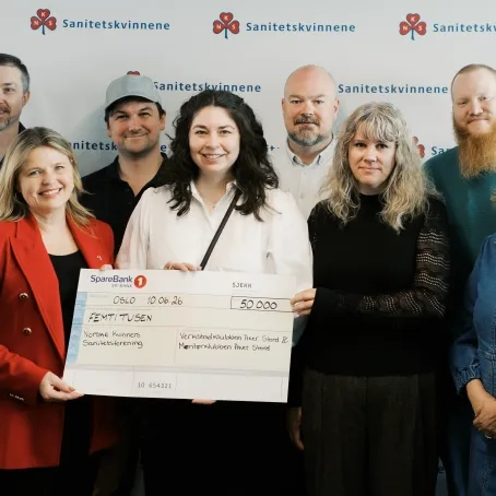 Aker Solutions Stord gir penger til Sanitetskvinnene